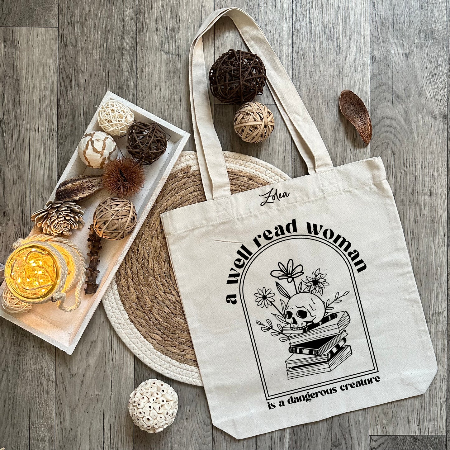 Tote Bag "Well read woman"
